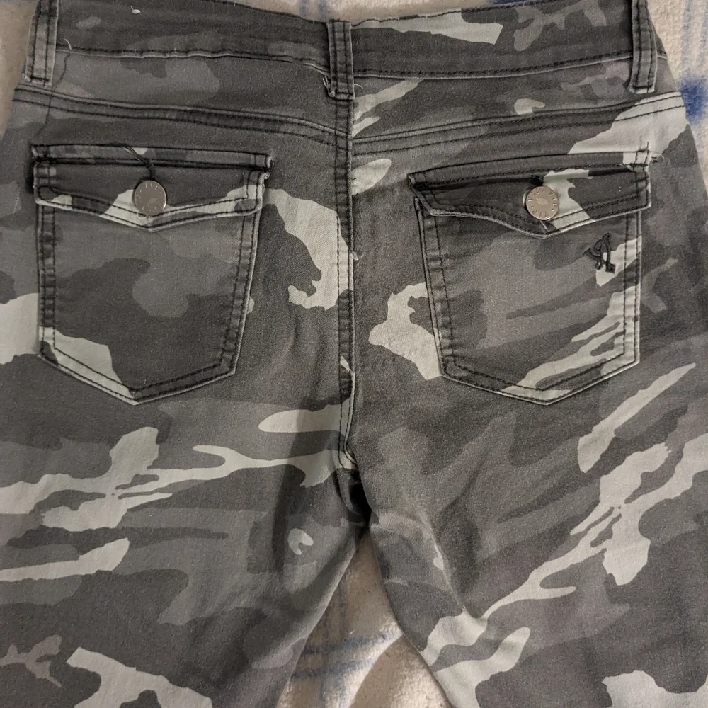 VIP JEANS - Picture 4 of 6